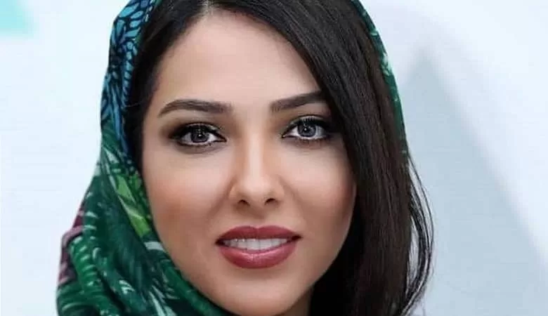 لیلا اوتادی تبلیغ پمپ بنزین کرد