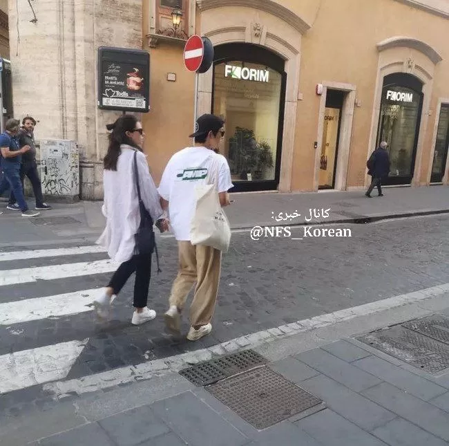 تصویر حاشیه‌ساز قدم زدن بازیگر معروف و همسر باردارش در رُم