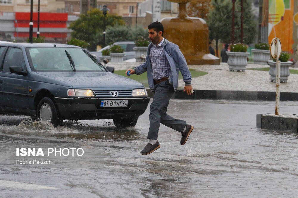 چند عکس بامزه و جالب از بارش باران پاییزی