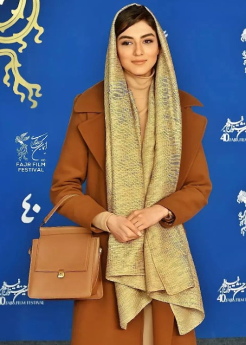 بررسی استایل پردیس پورعابدینی
