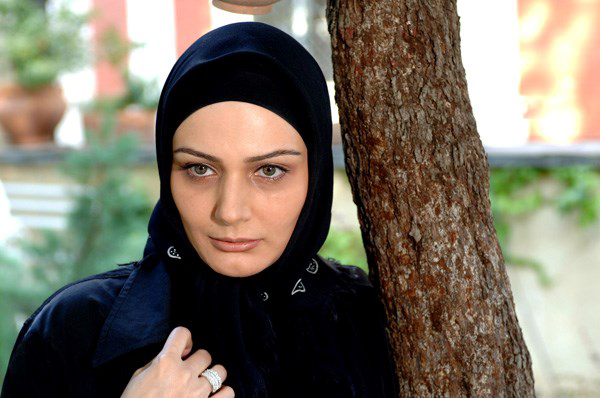 بیوگرافی مرجان محتشم