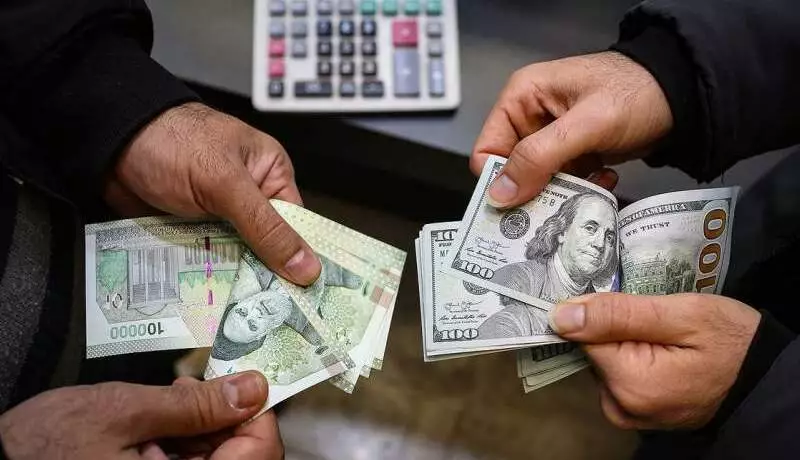درآمد سرانه هر ایرانی بر حسب دلار از سال ۱۳۹۲ تا ۱۴۰۲