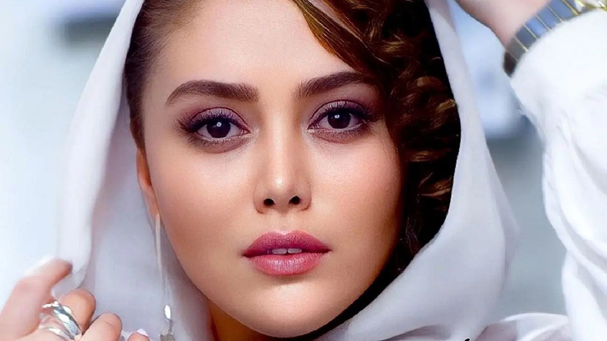 استایل جذاب و سنتی شادی مختاری در یک مراسم