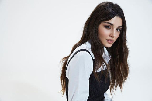 استایل چشمگیر هانده ارچل در فشن‌شوی پارس