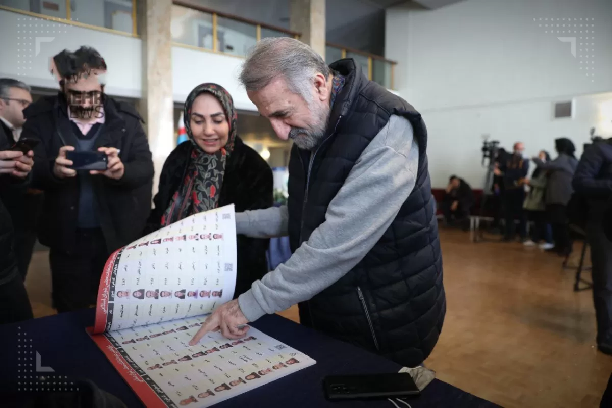 عکس‌هایی از تیپ مهران رجبی در محل اخذ رای