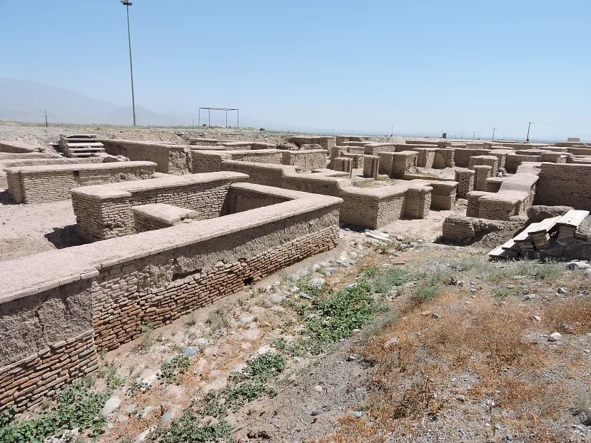 کشف قدیمی ترین رژ لب جهان متعلق به ۳,۷۰۰ سال پیش در ایران
