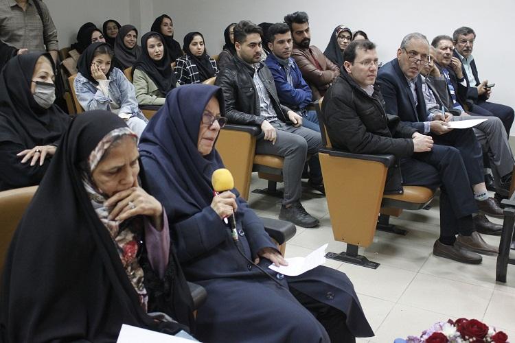 خانم 81 ساله ایرانی از رساله دکتری خود دفاع کرد